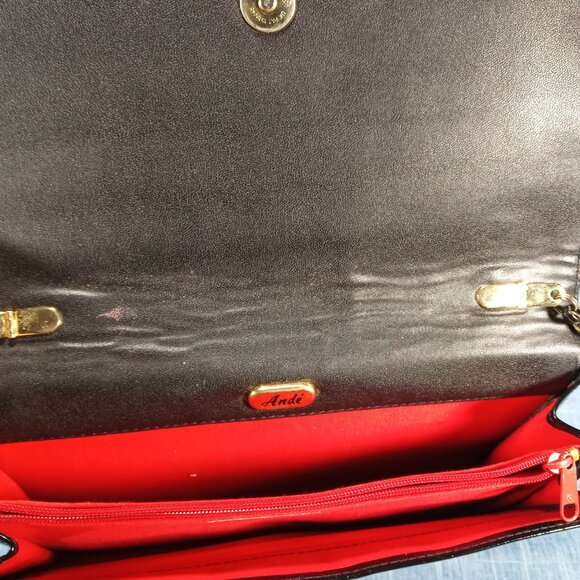 1960s Vintage Patent Black Clutch by Ande' - Picture 5 of 10